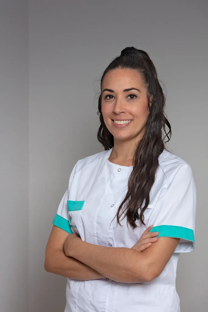 Elena Arriola, auxiliar de clínica